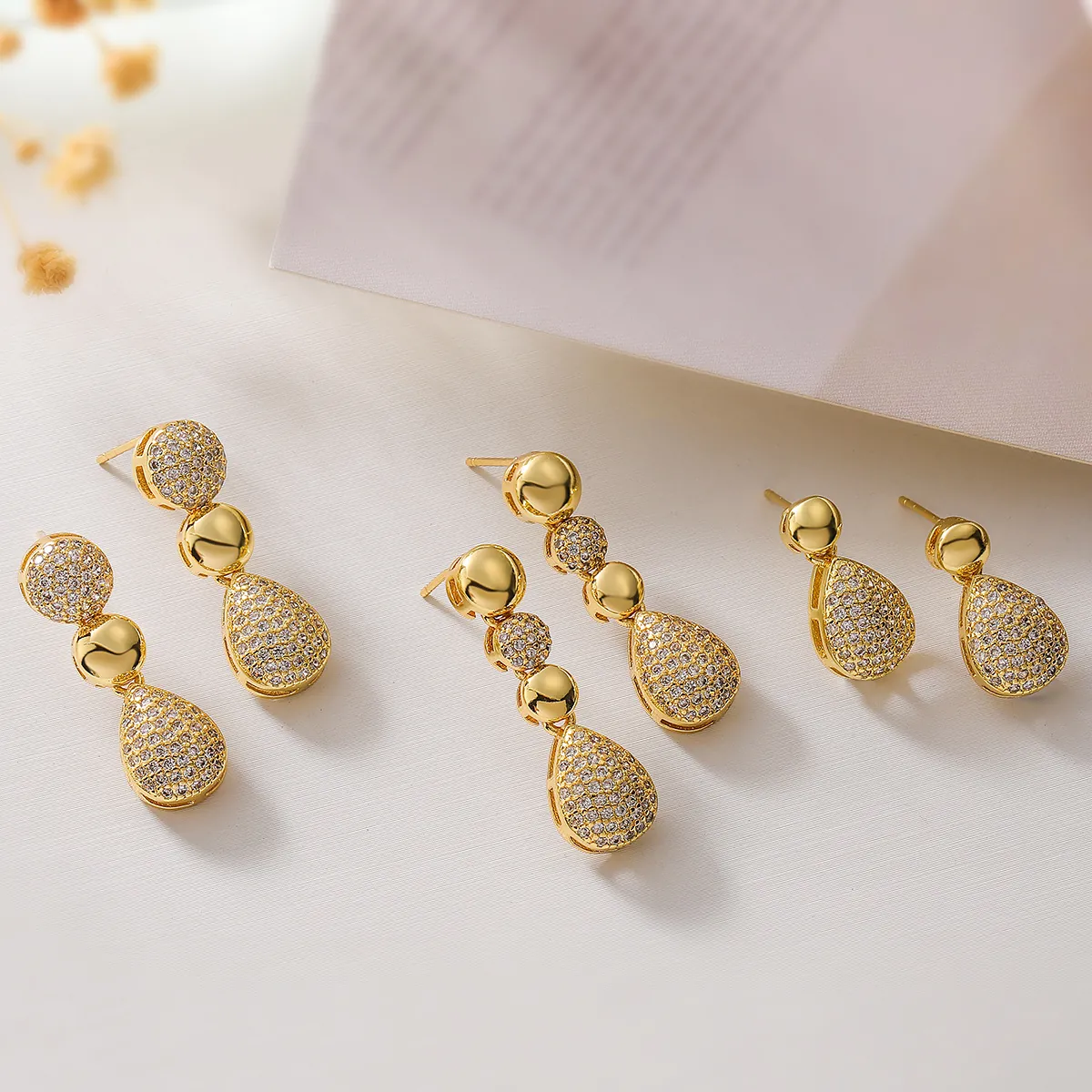 Boucles D'oreilles Pendantes En Goutte D'eau Cuivre Plaqué Or 18K Pavé Zircone Bijoux Elégants Pour Femmes Style Minimaliste