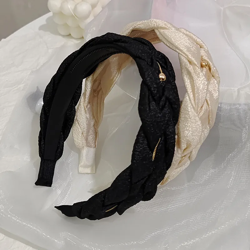 Braided Fabric Headband With Alloy Heart Chain Non-slip Tooth Hairband For Women Elegant Korean Style Sweet Hair Hoop