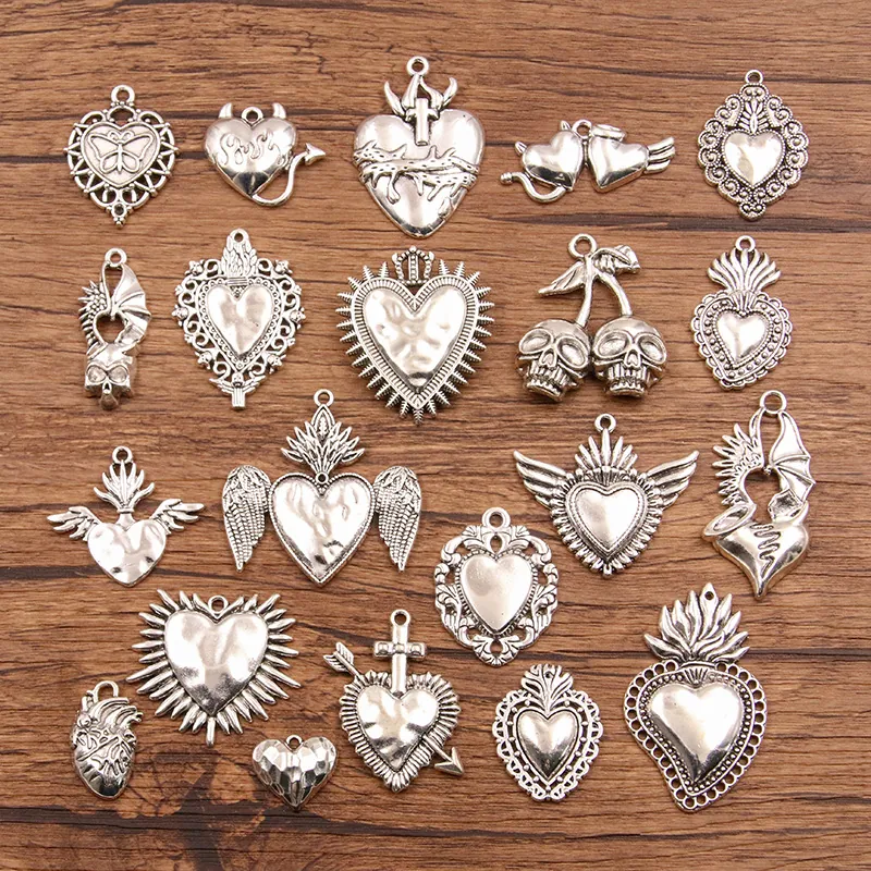 Vintage Silver Alloy Sacred Heart Skull Pendants For DIY Jewelry Making Gothic Halloween Charms Accessories