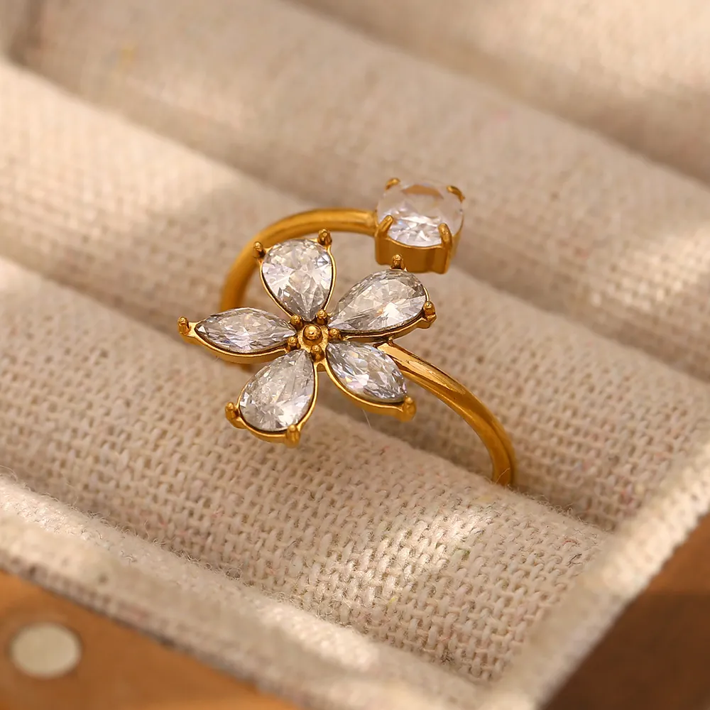 Bague Ouverte Fleur En Acier Inoxydable Plaqué Or 18K Zircone Pour Femmes Élégante Mode Bijoux De Doigt Ajustables Design