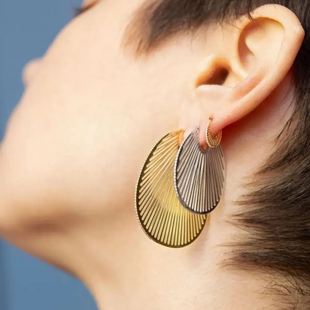 Orecchini a Cerchio in Ottone Placcato Oro 18K per Donna Design Ovale a Righe Strass Intarsiato Gioielli di Moda per Feste