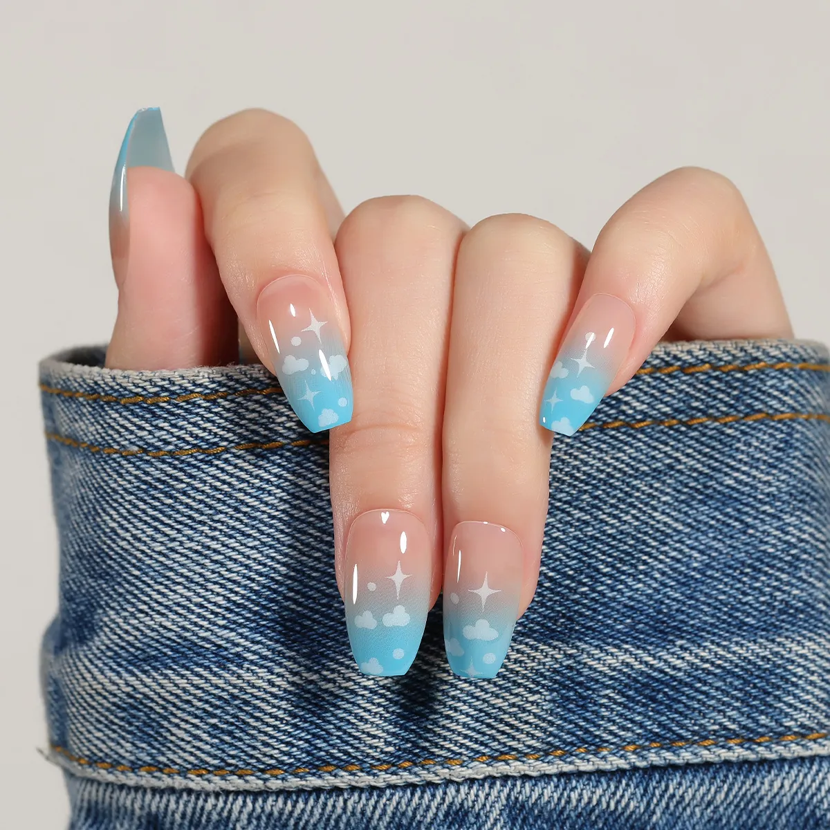 Press On Nails Blue Sky White Clouds Gradient French Short Coffin Shape Removable False Nails With Stars For Women