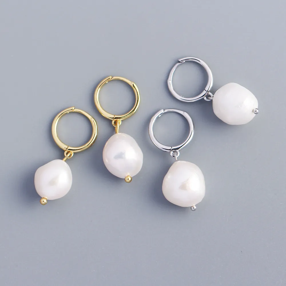 Orecchini A Cerchio Con Künstliche Perle Barocche Con Perno In Argento Sterling 925 Perla Artificial D'acqua Dolce Irregolare Per Donna