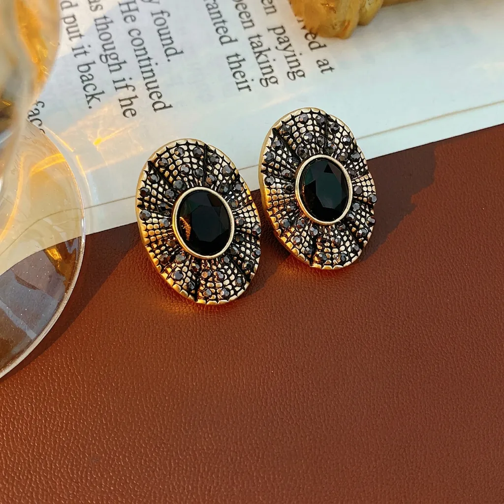 Vintage Oval Stud Earrings Alloy Rhinestone With Black Center Stone And Silver Earring Post Retro Palace Style Jewelry