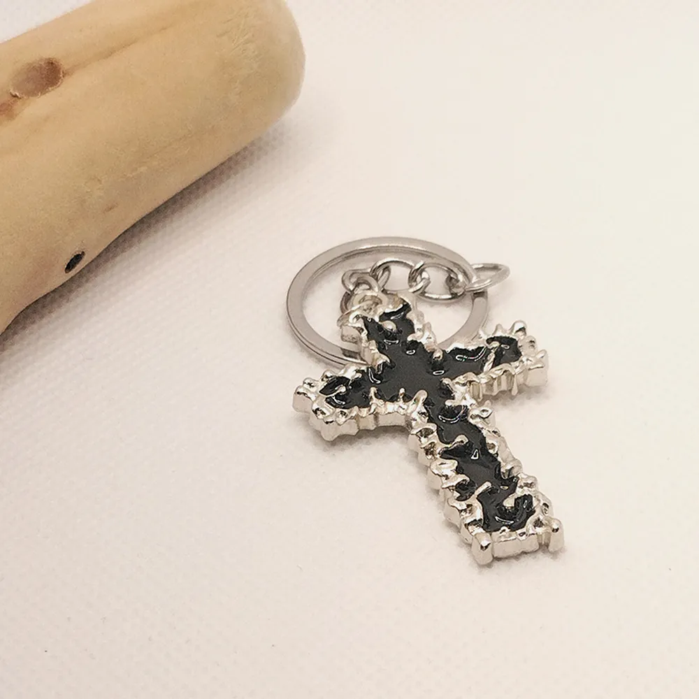Exquisite Metal Cross Keychain Gothic Enamel Design Silver Frame Black Red Pendant European Style Key Ring For Men Women