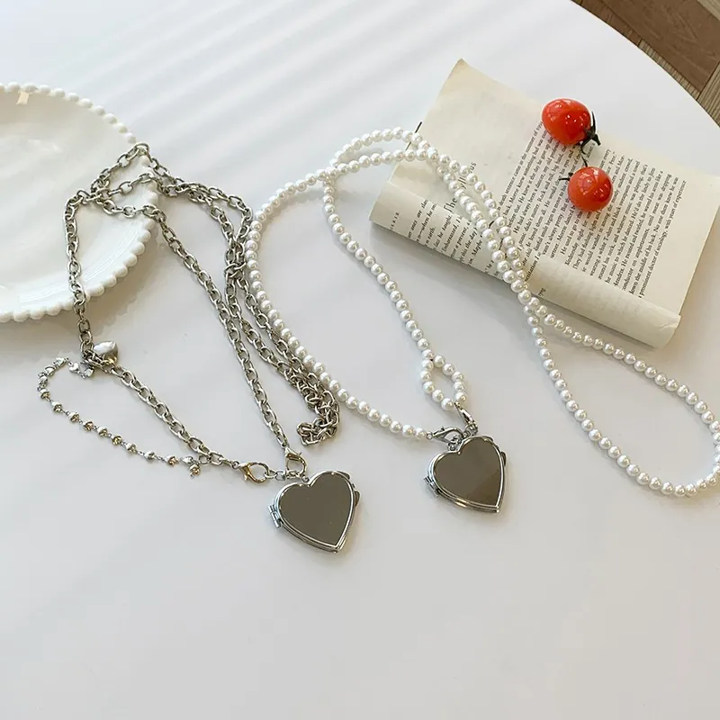 Heart Shaped Mini Crossbody Bag Silver Metal Acrylic Locket Decorative Accessory With Artificial Pearl Chain Strap Elegant Sweet For Women