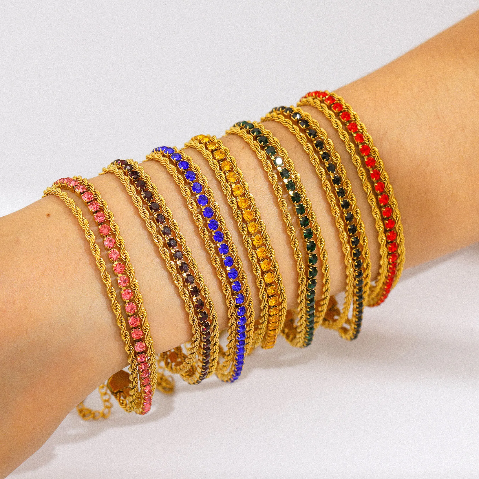 Bracelet Multi Couches Mode En Acier Inoxydable Plaqué Or Avec Zircon Coloré Pour Femmes