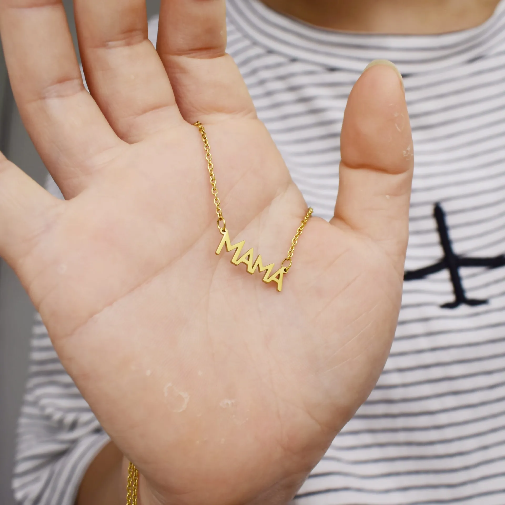 Mama Letter Pendant Necklace 18K Gold Plated Stainless Steel For Women Mothers Day Gift Fashion Accessory