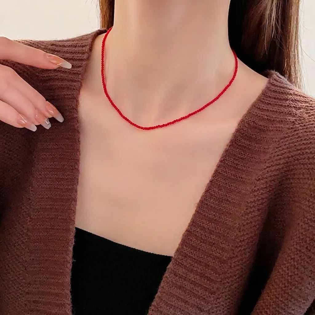 Collier Élégant En Perles De Cristal Rouge Avec Fermoir En Alliage Chaîne De Clavicule Minimaliste Simple Pour Femmes