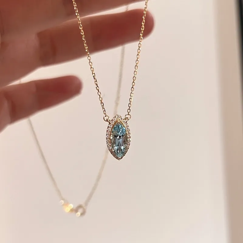 Collier Pendentif en Argent Sterling S925 Zirconia Bleu Clair Marquise Plaque Or Chaîne de Clavicule Halo Bijoux de Mode Rétro Femme