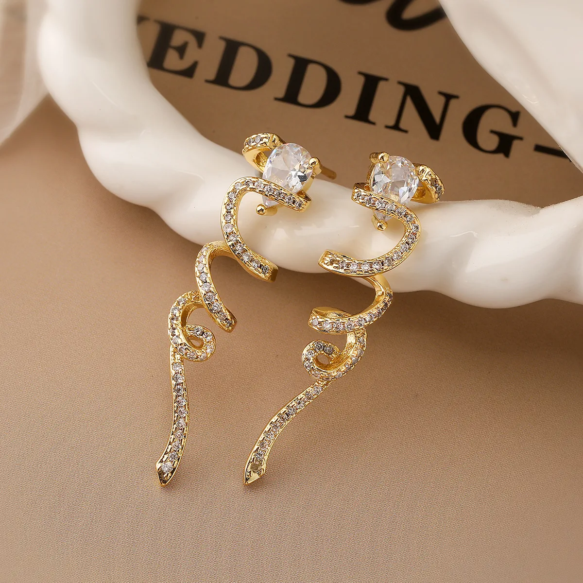 Pendientes Colgantes Elegantes Espiral Forma S Cobre Chapado Oro Para Mujeres Circonita Geométrica Joyería