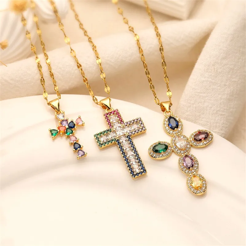Mode Kupfer Kreuz Anhänger Halskette Mehrfarbige Strass Eingelegt Vergoldet Schmuck Für Herren Damen Religiöses Geschenk