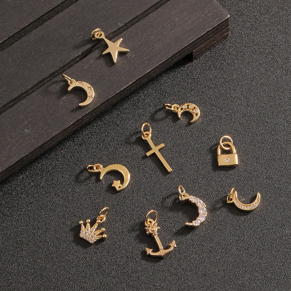 Pendenti Di Fascino DIY Rame Placcato Oro Zirconia Cubica Luna Stella Corona Croce Ancora Serratura Fai Da Te Gioielli