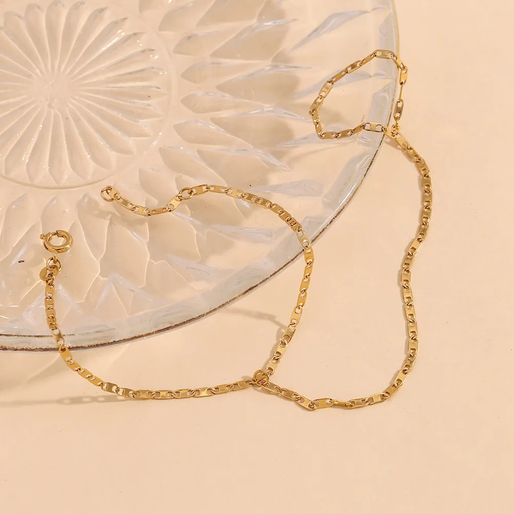 Minimalist 18K Gold Plated Stainless Steel Hand Chain Geometric Pig Nose Chain Hand Harness For Women