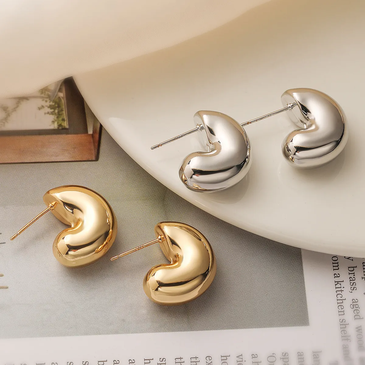 Boucles D'Oreilles Puces Géométriques Minimalistes En Forme De C Plaqué Or Métal Poli Style Haricot Pour Femmes