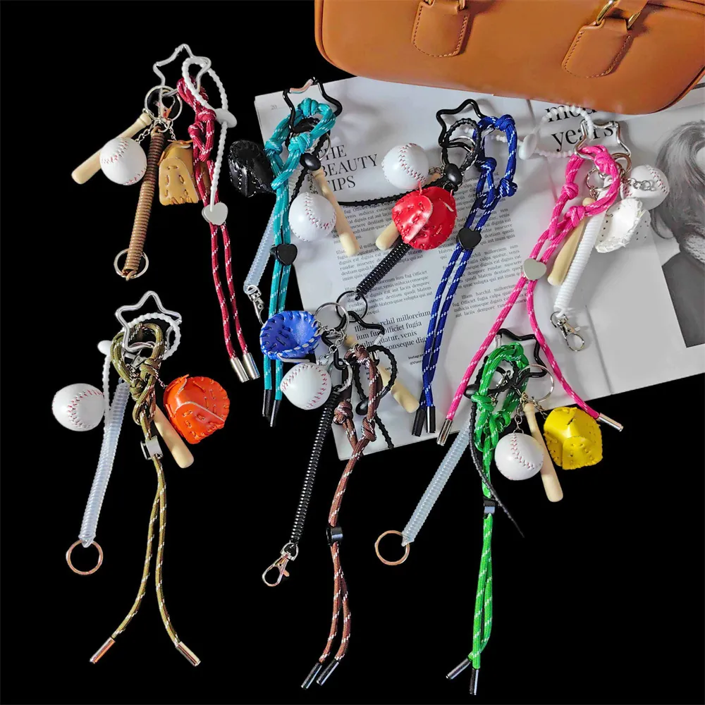 Retro Baseball Schlüsselanhänger Mit Holzschläger Lederhandschuh Und Geflochtenem Seil Sportliches Taschenzubehör