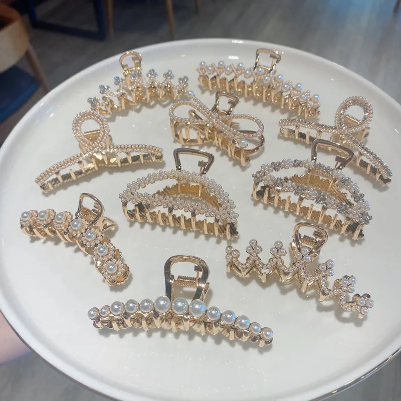 Elegant Women Hair Claw Clips With Faux Artificial Pearls And Rhinestones Metal Alloy Geometric Vintage Style Shark Hairpins