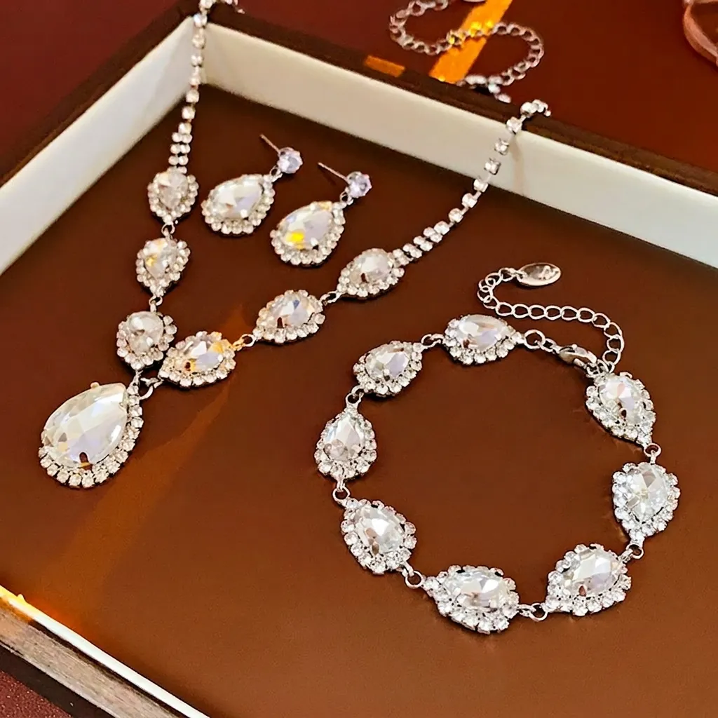 Collier Goutte D'eau Et Boucles D'oreilles Alliage Strass Silver Earring Post Style Français Élégant Femme