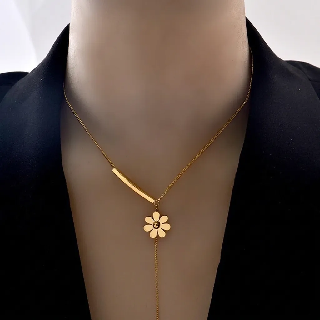 Minimalist Gold Plated Daisy Flower Pendant Necklace For Women Elegant Korean Style Jewelry Zinc Alloy Stainless Steel Necklaces