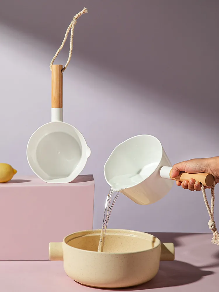 Louche À Eau Minimaliste Scoop En Plastique Avec Manche En Bois Et Corde À Longue Poignée Pour Cuisine Salle De Bain