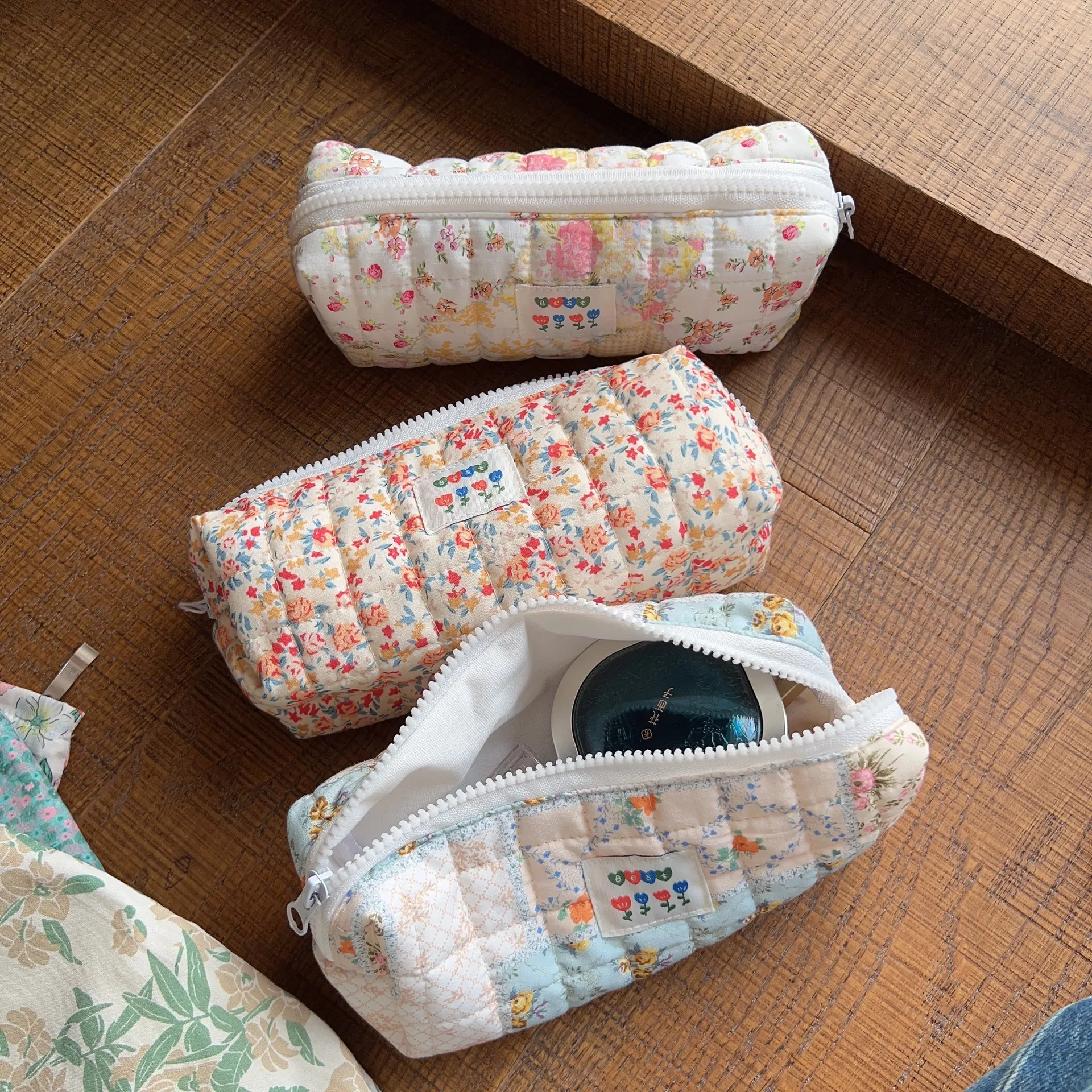 Quilted Floral Cotton Pouch Multi-functional Makeup Bag Pencil Case Sweet Fresh Zipper Organizer