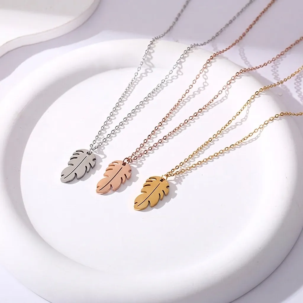 Elegant Stainless Steel Leaf Pendant Necklace For Women Fashion Gold Rose Gold Silver Leaf Charm Clavicle Chain Jewelry