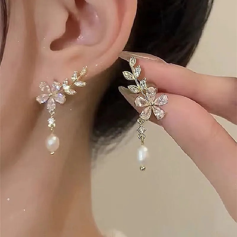 Blumen Blatt Tropfenohrringe Weiße Künstliche Perle Zirkon Vergoldet Legierung 925 Sterling Silber Ohrring Stecker Für Frauen Elegant Retro