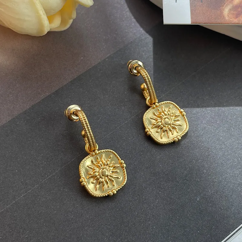 French Vintage Matte Gold Sun Pattern Square Pendant Drop Earrings For Women Elegant Copper Jewelry With Silver Post