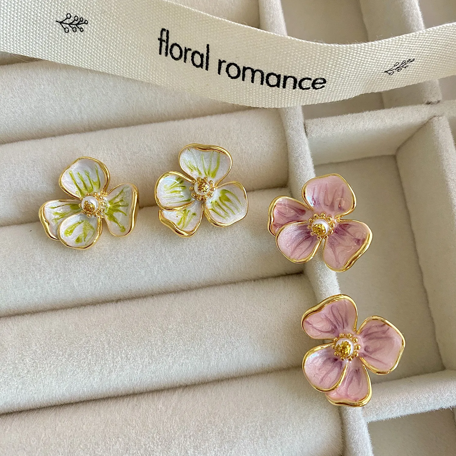 Boucles Oreilles Fleur Émail Avec Künstliche Perle Et Tige Argent Sterling 925 Style Français Élégant Bijoux Plaqués Or 18 Carats