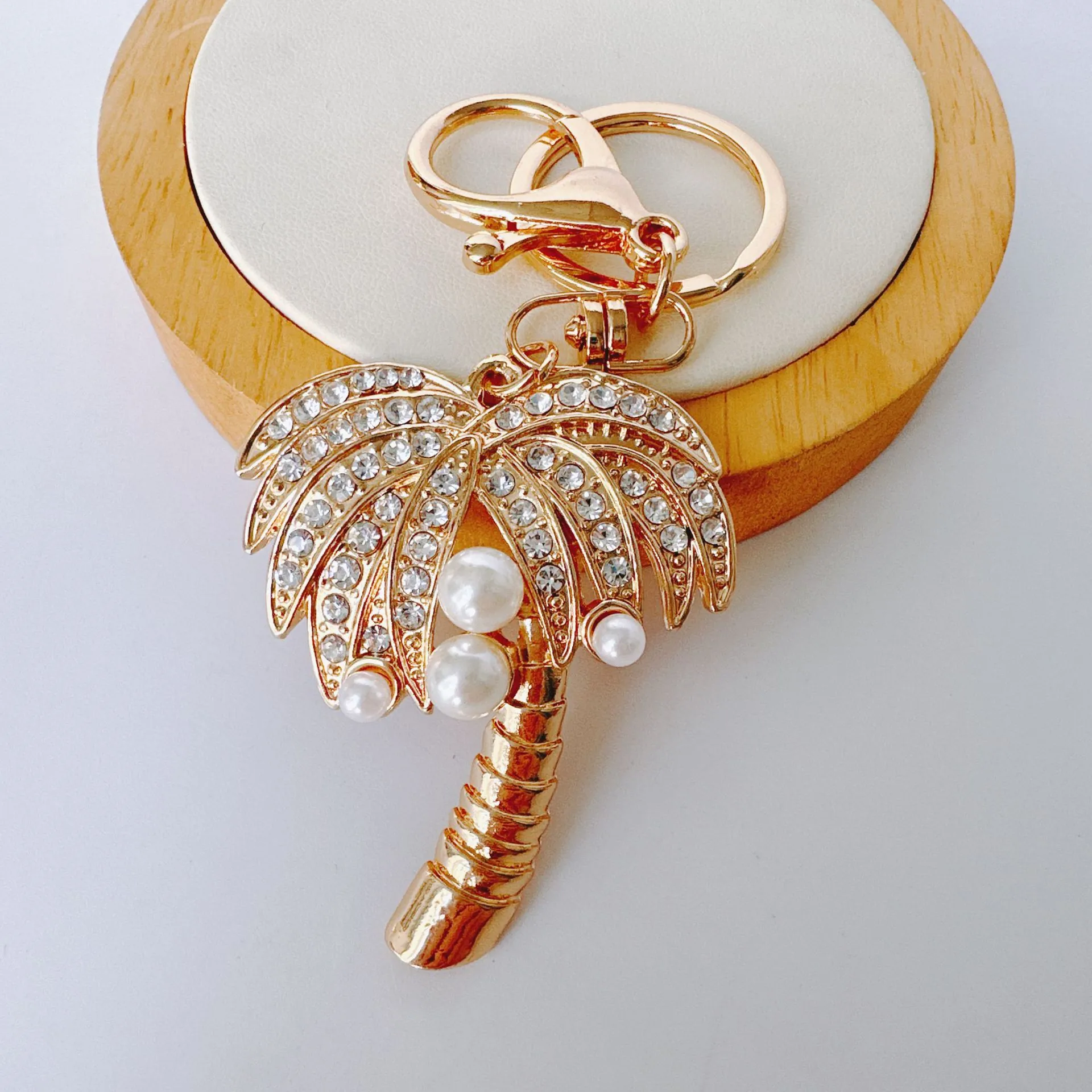 Coconut Tree Keychain Alloy Rhinestone Imitation Artificial Pearl Tropical Style Bag Charm Gold Plated Keyring For Women Vacation Gift