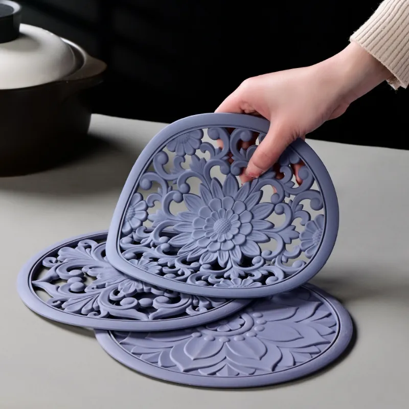 Silicone Trivet Round Heat Resistant Table Mat For Hot Dishes Retro Hollow Floral 3D Relief Non Slip Kitchen Coaster