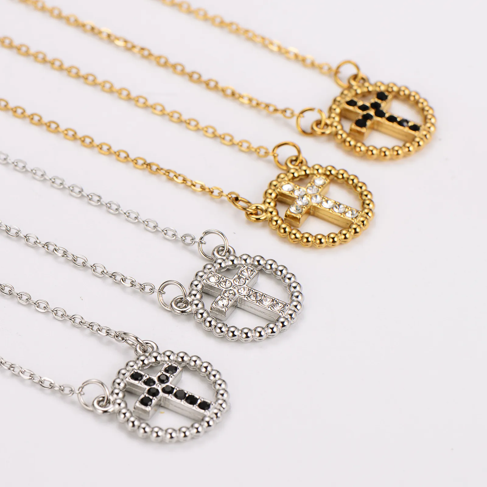 Cross Pendant Necklace Hollow Round 304 Stainless Steel 18K Gold Plated Rhinestone Religious Dainty Clavicle Chain Jewelry