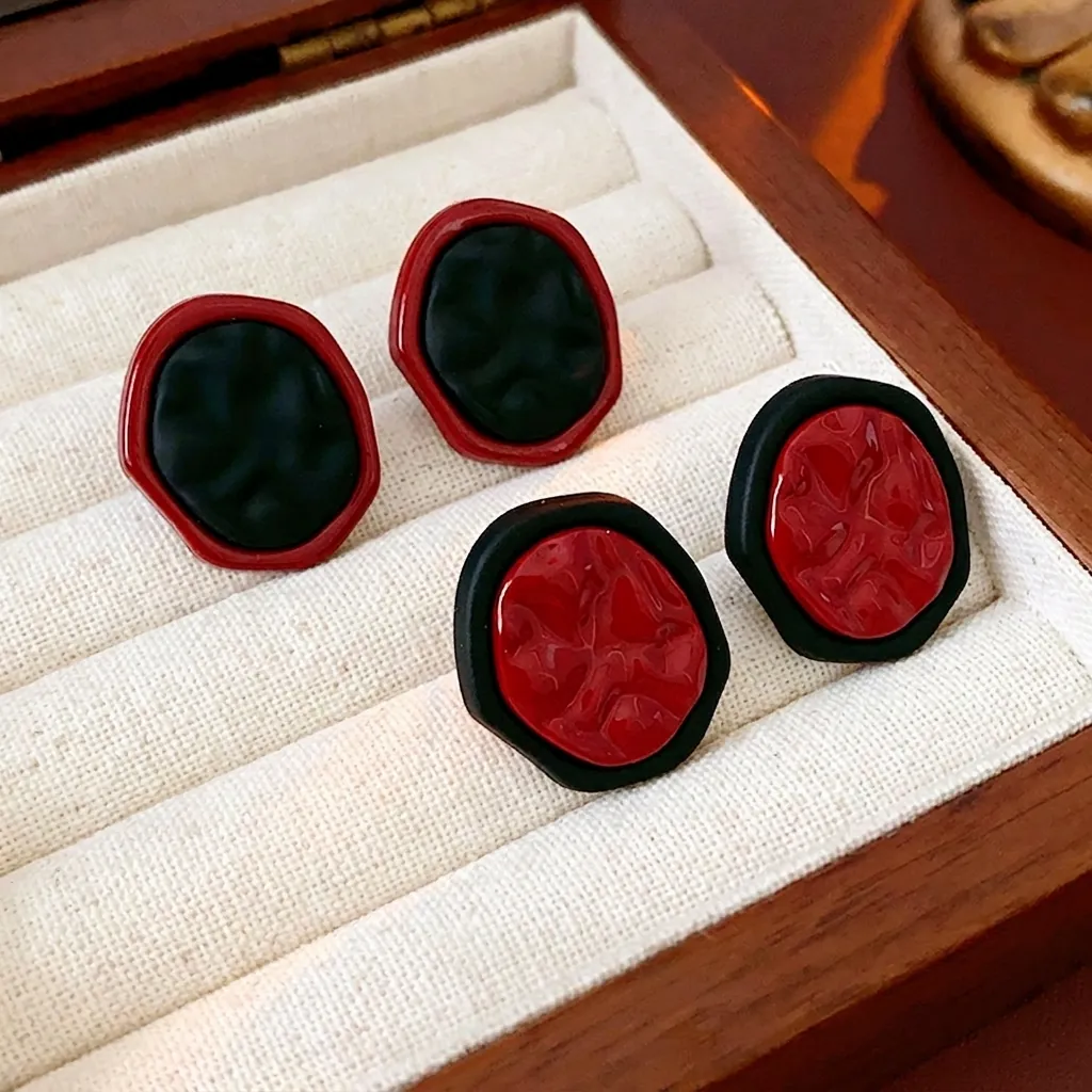 Boucles D'oreilles Clous Géométriques Irrégulières Alliage Rouge Noir Couleur Contrastée Vintage Chic Femmes Avec Tige En Argent