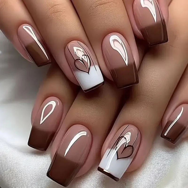 Press On Nails Künstliche Fingernägel Braun Schokolade Französisch Farbverlauf Herzmuster Mittel Lange Sargform ABS Maniküre Für Frauen