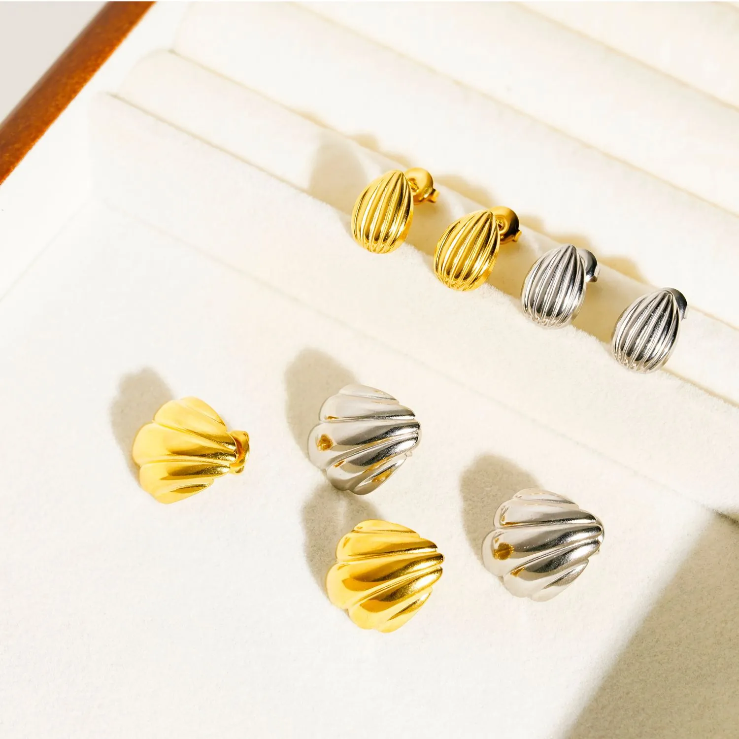 Edelstahl Muschel Ohrstecker Vertikal Gerippt Texturiert Geometrisch Minimalistischer Schmuck Für Damen