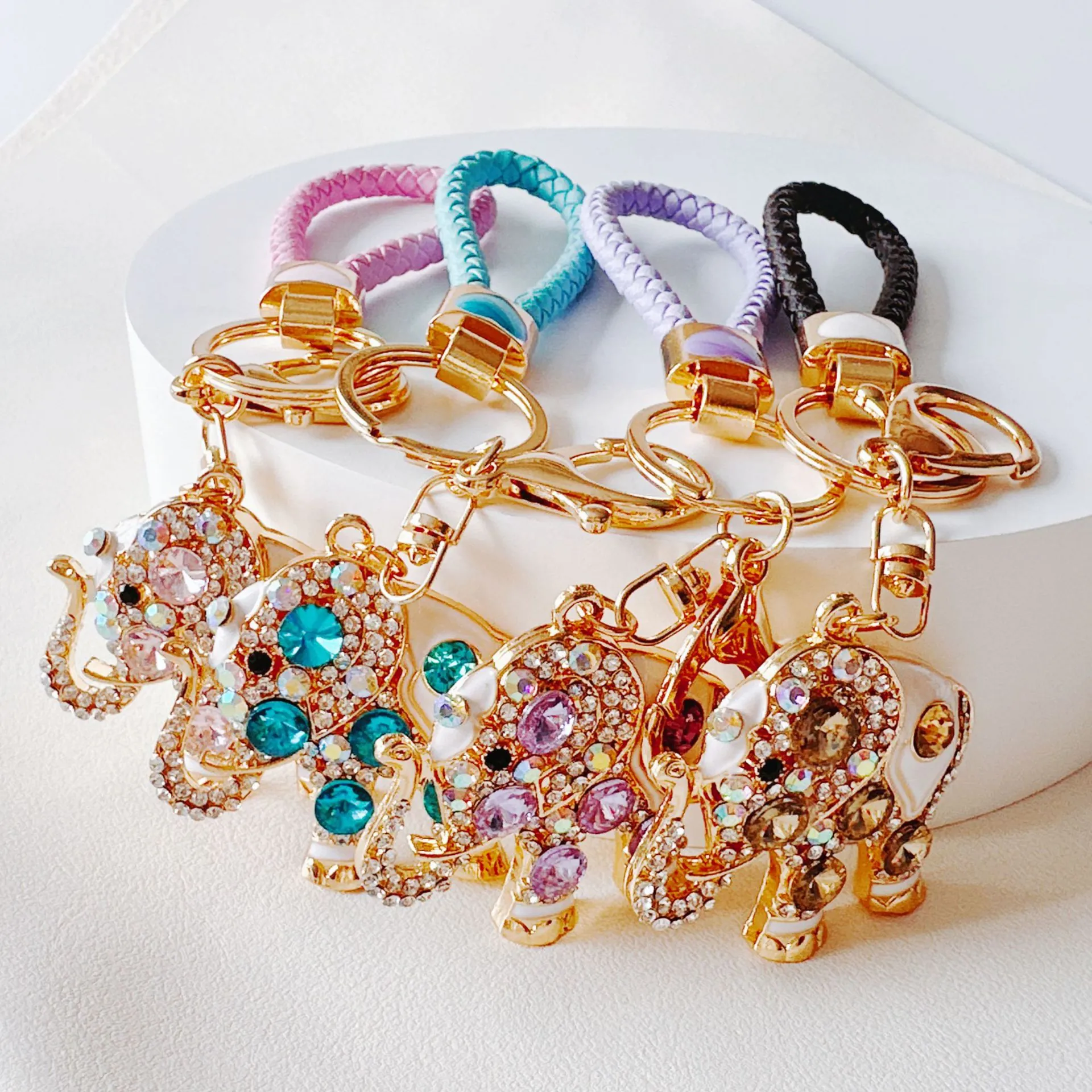 Cute Cartoon Alloy Rhinestone Elephant Keychain Vintage Enamel Gold Plated Elephant Bag Charm Lucky Gift Key Ring For Women
