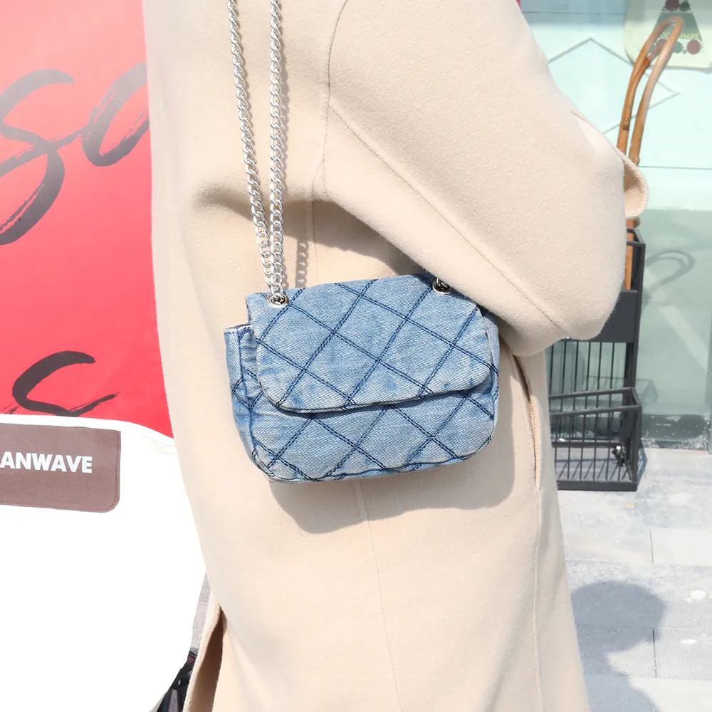 Women Quilted Denim Shoulder Bag Small Square Crossbody Bag With Silver Chain Strap Retro Casual Streetwear Flap Purse