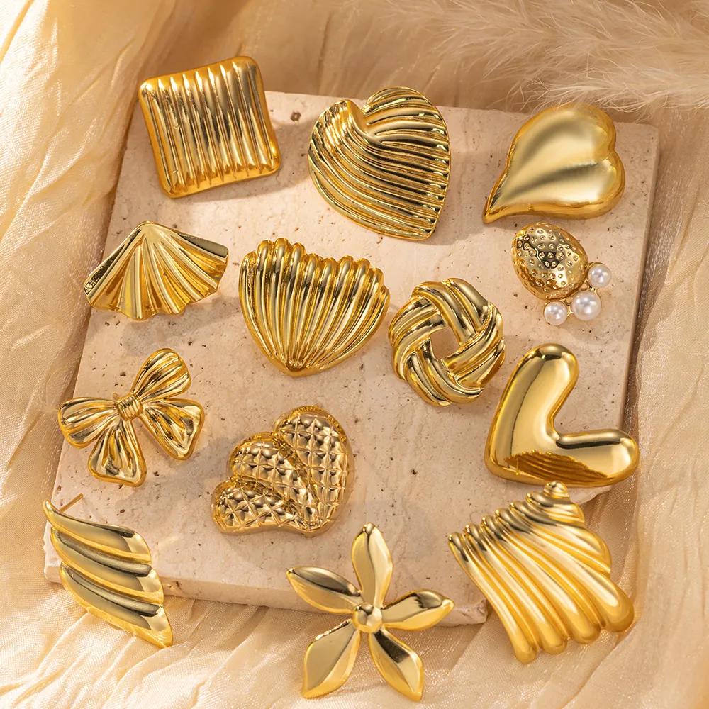 Vintage 18K Gold Plated Titanium Steel Stud Earrings Geometric Heart Bow Shell Leaf Design Minimalist Elegant Jewelry For Women