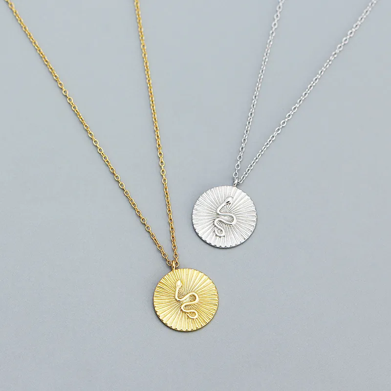 925 Sterling Silver Round Snake Pendant Necklace For Women Embossed Rhinestone Clavicle Chain Coin Design Jewelry Accessory