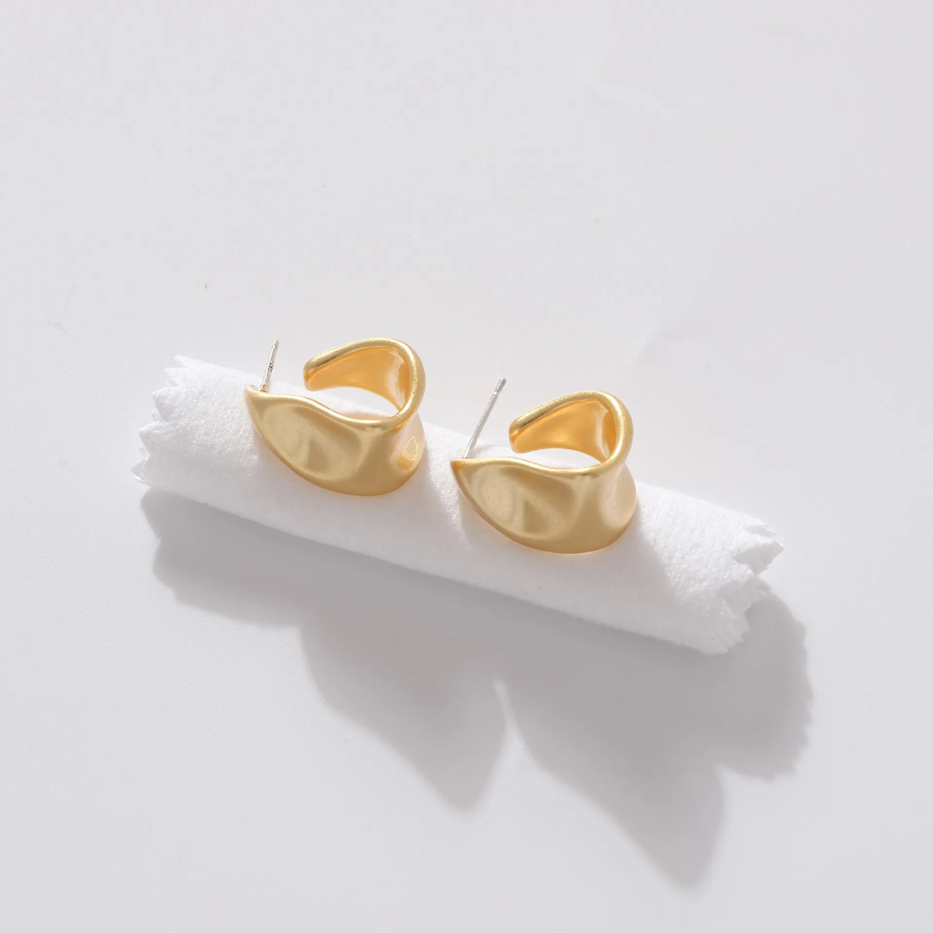 Minimalist Copper Stud Earrings With 925 Sterling Silver Post Irregular Geometric Wavy Metal Earrings For Women Jewelry