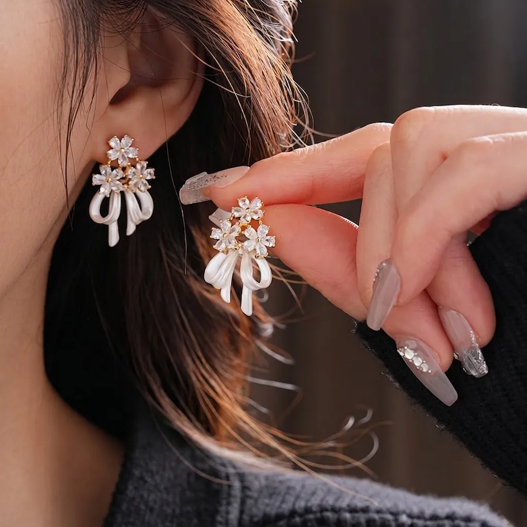 Boucles Oreilles Clous Fleur Nœud Luxe Français Cuivre Plaqué Or Zircon Avec Tige En Argent Bijoux Élégants Femmes