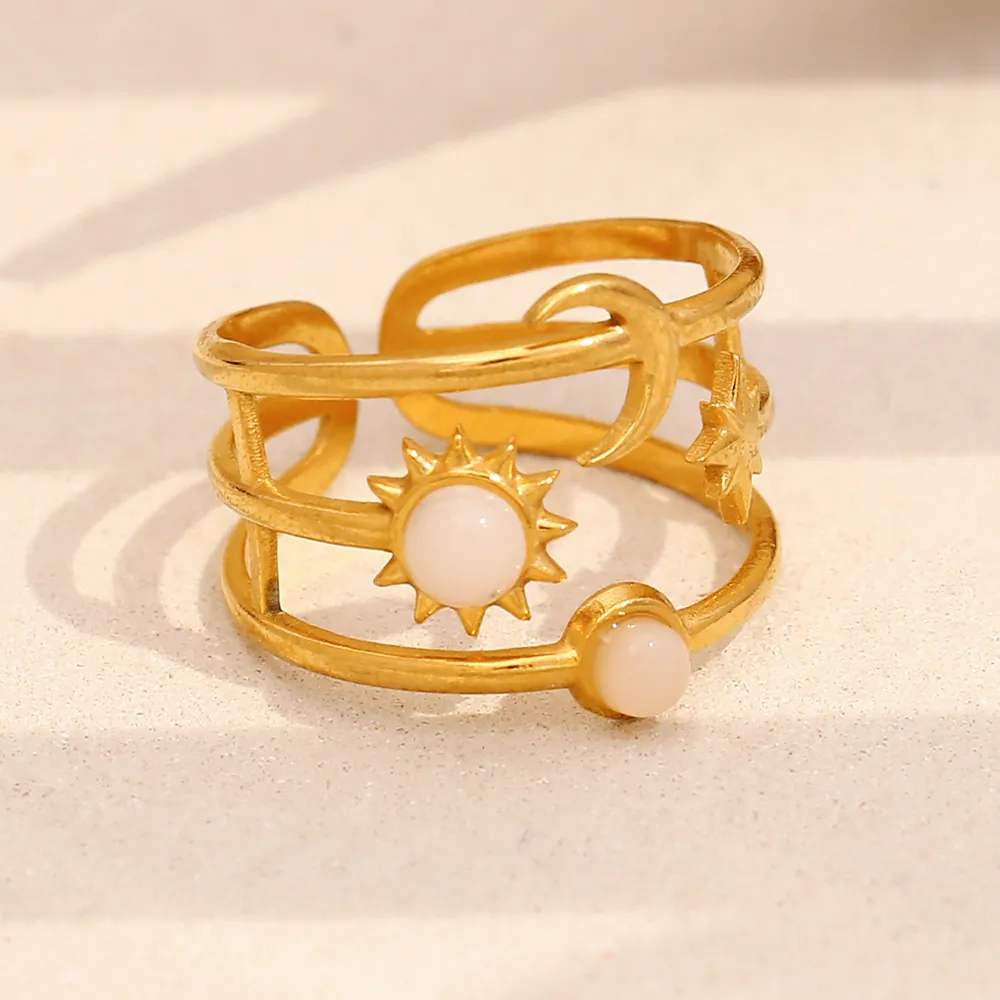 Anello Aperto Celeste Regolabile Acciaio Inossidabile Placcato Oro 18K Design Sole Luna Stella Con Pietre Bianche