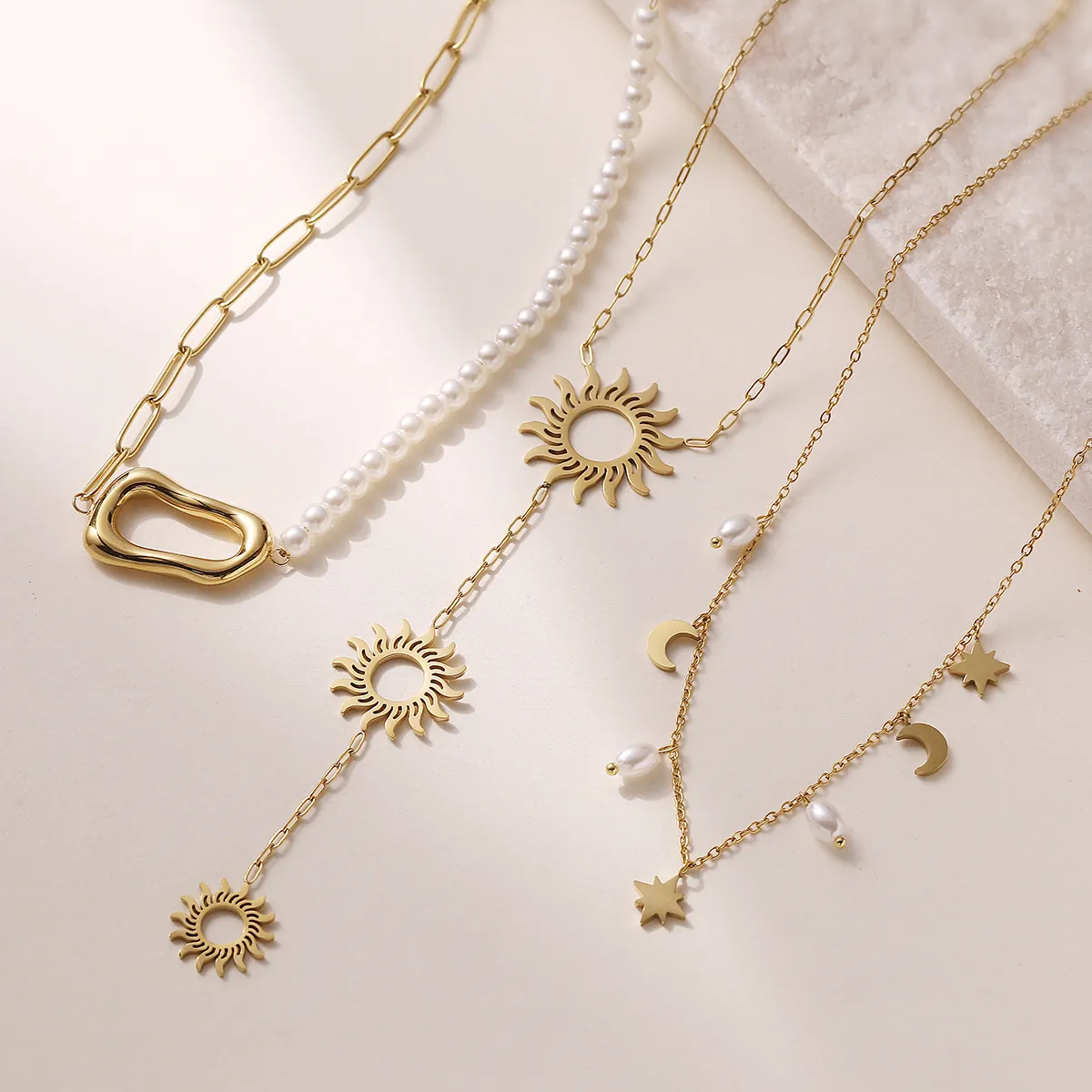 Fashion Patchwork Necklace Stainless Steel Gold Paperclip Chain White Faux Artificial Pearl Irregular Hollow Pendant For Women Elegant Retro Jewelry Daily Party