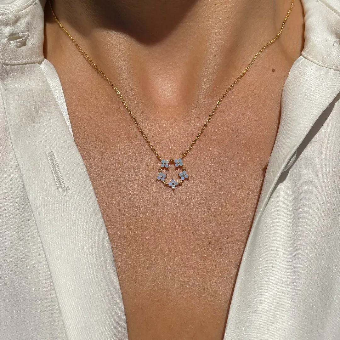 Collier Pendentif Couronne De Fleurs Élégant En Cuivre Plaqué Or Avec Zircon Bleu Clair Pour Femmes Style Ins