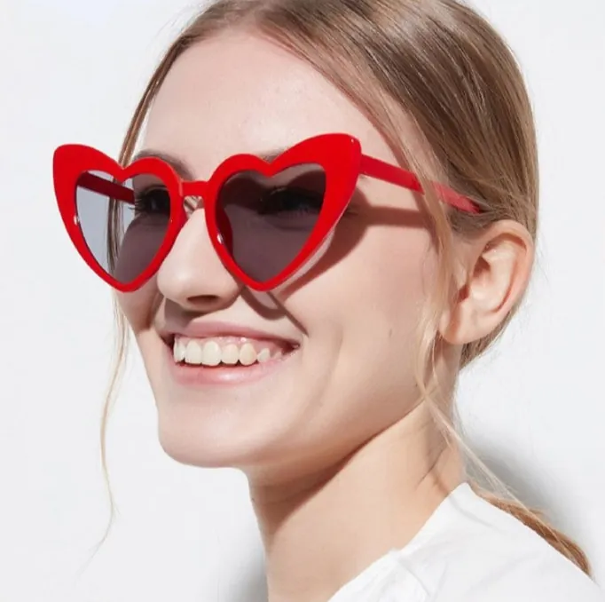 Heart Shaped Sunglasses UV400 Protection Glitter Rhinestones Retro Fashion Eyewear For Party Festival Women Girls
