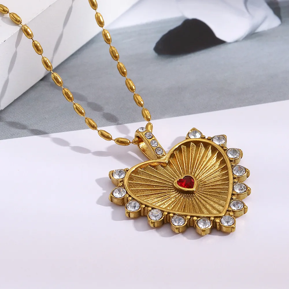 Vintage Herzanhänger Perlenkette 18K Vergoldeter Edelstahl Mit Rotem Stein Und Strasssteinen Französischer Stil Damen
