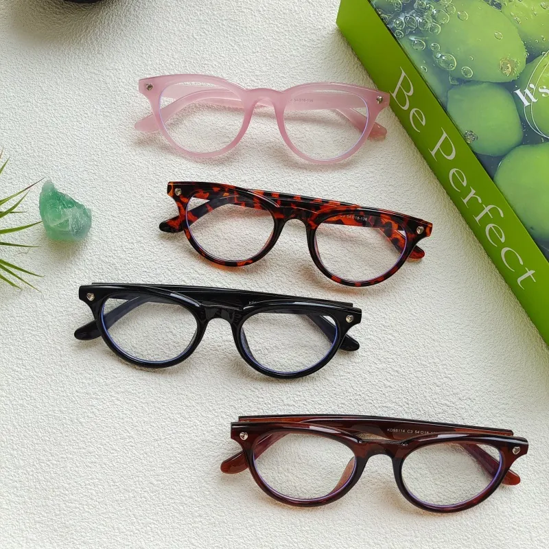 Cat Eye Sunglasses For Women Retro Fashion PC Frame Heart Shaped Metal Rivets UV Protection Trendy Eyewear
