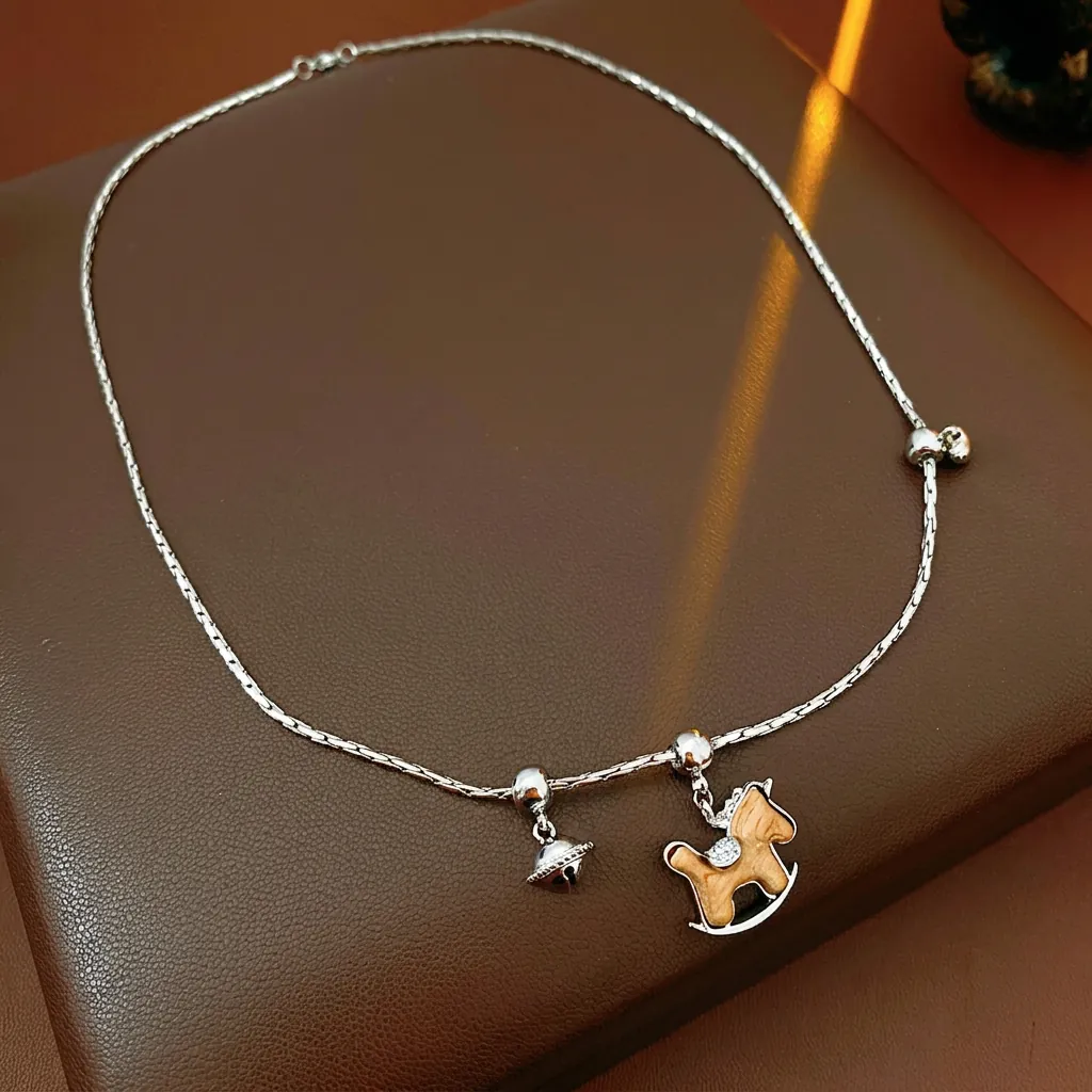 Collier Pendentif Cheval À Bascule En Cuivre Bois Cœur Cloche Chaîne Clavicule Bijoux De Créateurs Pour Femmes