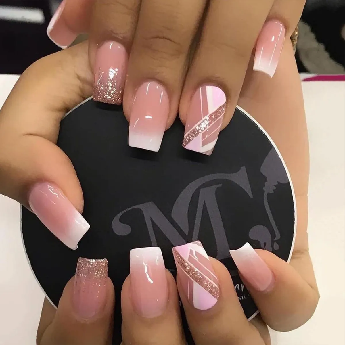 Unghie Finte A Pressione Sfumate Francesi Glitter Plastica Unghie Finte Trapezio Quadrato Copertura Completa Manicure Da Donna Elegante