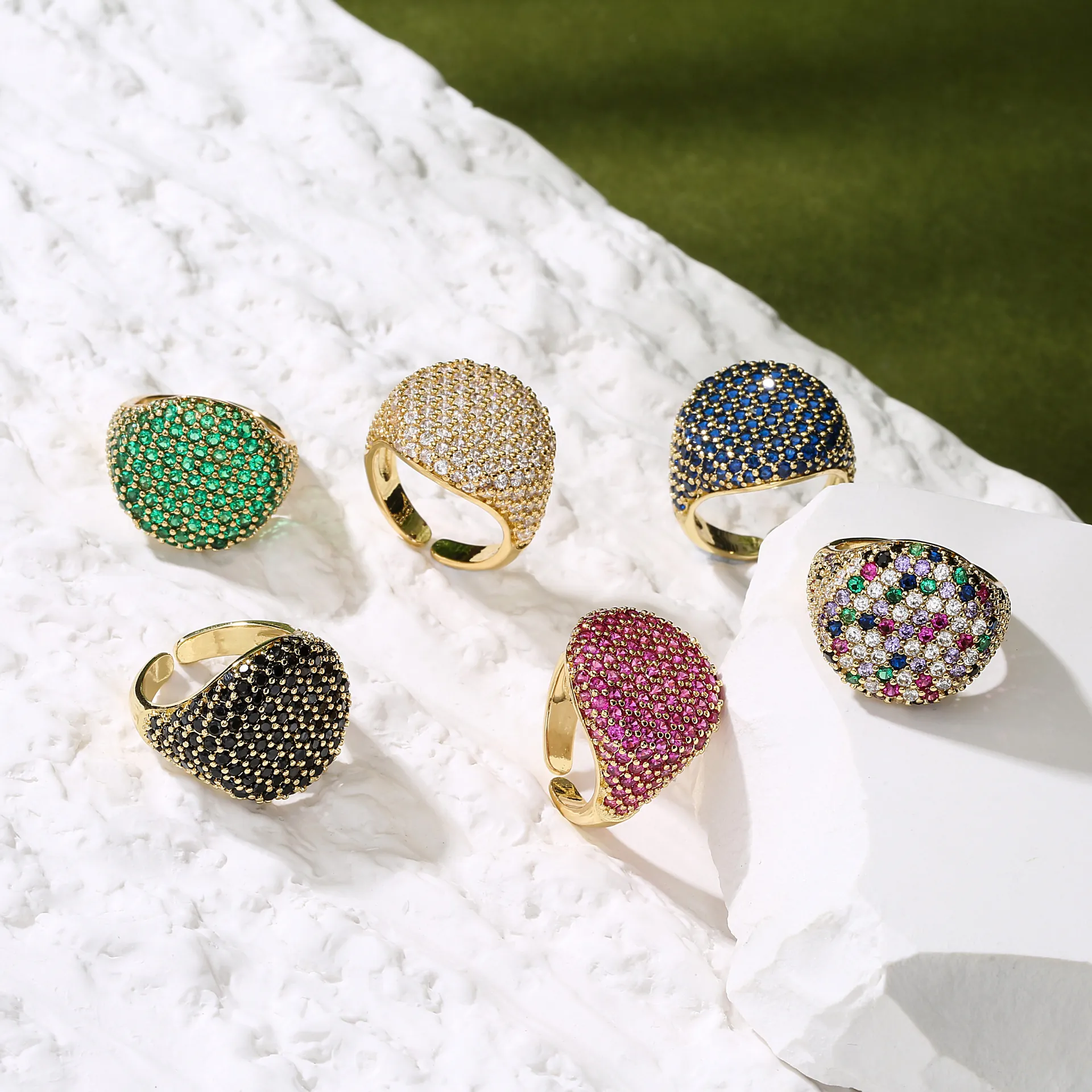 Anello Aperto Con Zirconi Di Lusso Placcato Oro 18K Rame Tondo Cupola Regolabile Gioielli Da Dito Per Donna